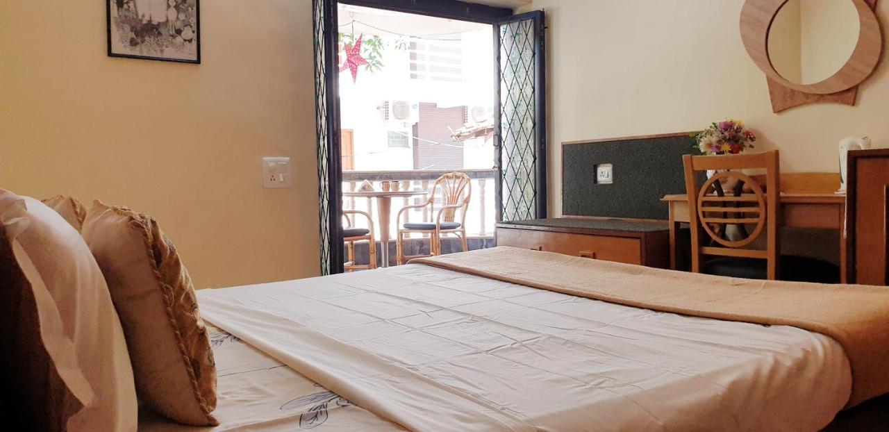 Mama Mids Home Morjim Kültér fotó
